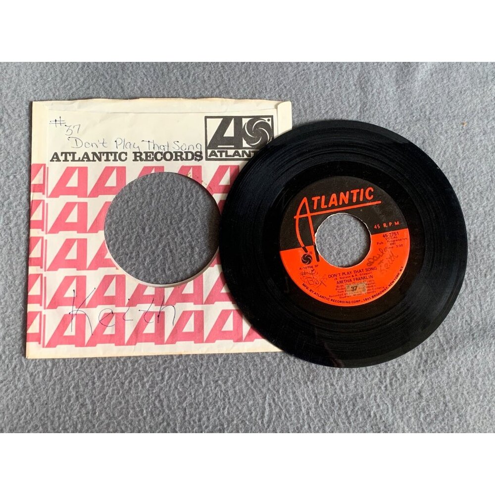 Aretha Franklin - Don't Play That Song & Let it Be 45 Record with Sleeve